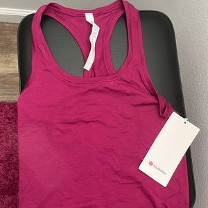 Fitted lululemon tank